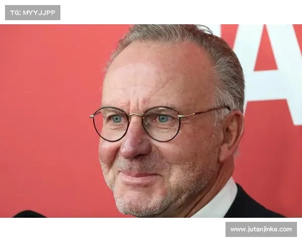 深入探究鲁梅尼格在拜仁慕尼黑时期所担任的具体踢球位置与角色变化