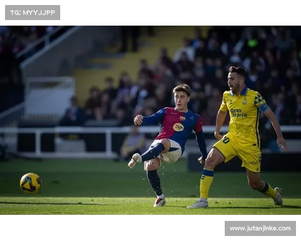 如何提升巴萨10号球员的表现与贡献助力球队再创辉煌