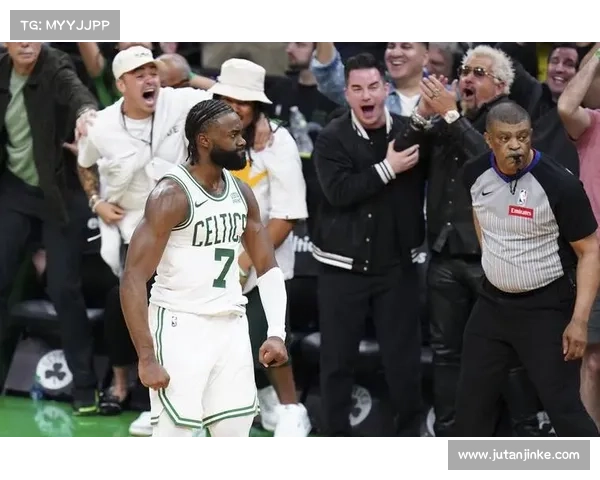 布朗大显身手：提升球员表现为中心