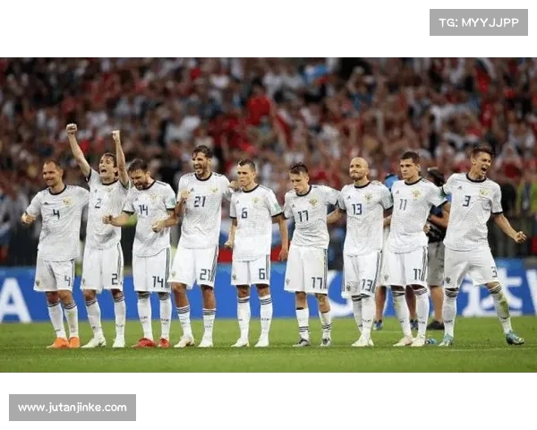 戴维斯赛季报销 德媒曝拜仁可向国际足联索赔最高750万欧元 戴维斯赛季报销 德媒曝拜仁可向国际足联索赔最高750万欧元