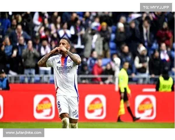 托利索回归对拜仁中场实力提升及球队整体战术调整的深远影响